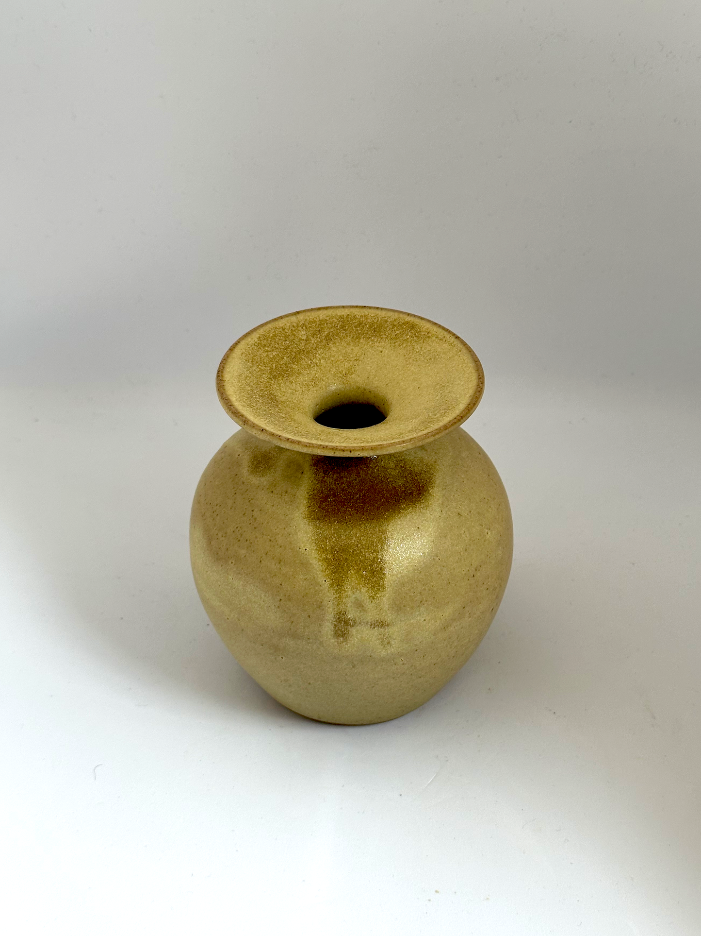 VASE24